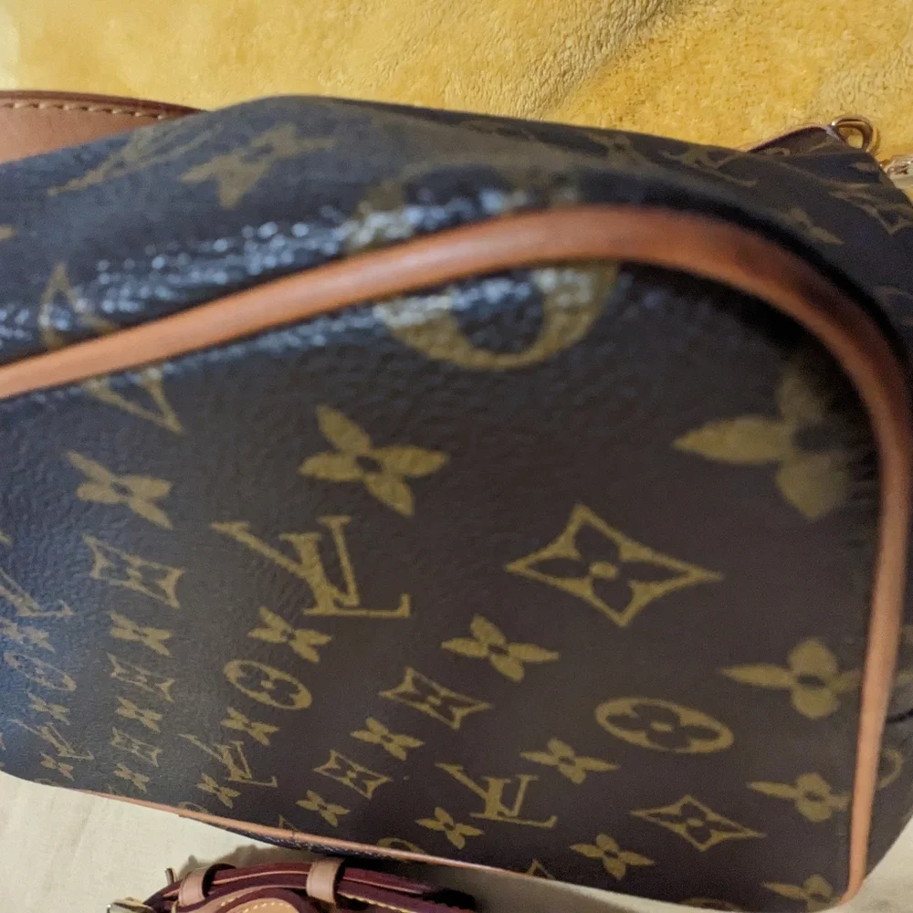 Louis Vuitton Palermo PM - Picture 9 of 15